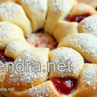 Easy Bake Jam Danish Ring with Sweet Fruit Filling: A Family Favorite