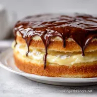 Boston Cream Cake: Fluffy Sponge Velvety Pastry Cream