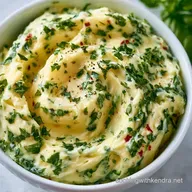 Fresh Basil Garlic Butter for 8 Servings