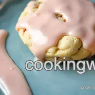 Quick & Delicious Make Strawberry Hardening Cookie Glaze Fast!
