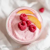 Raspberry Peach Smoothie Shake: Velvety