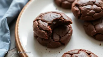 Bake Chocolate Cookies: Decadent & Chewy