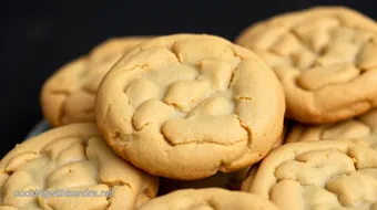 Quick & Easy Chewy Peanut Butter Cookies Recipe